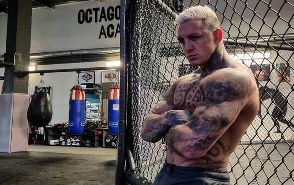 Gábor Boráros na tréningu v Octagon Fighting Academy.