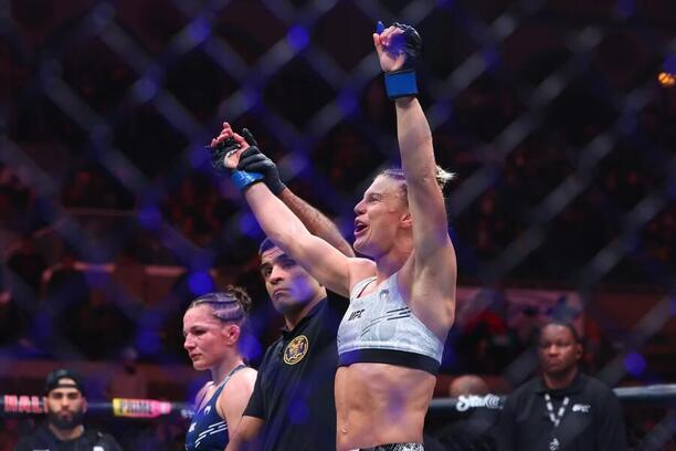 Manon Fiorot sa teší z víťazstva nad Erin Blanchfield (UFC)