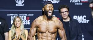Salahdine Parnasse na vážení pred UFC Paris 2026.